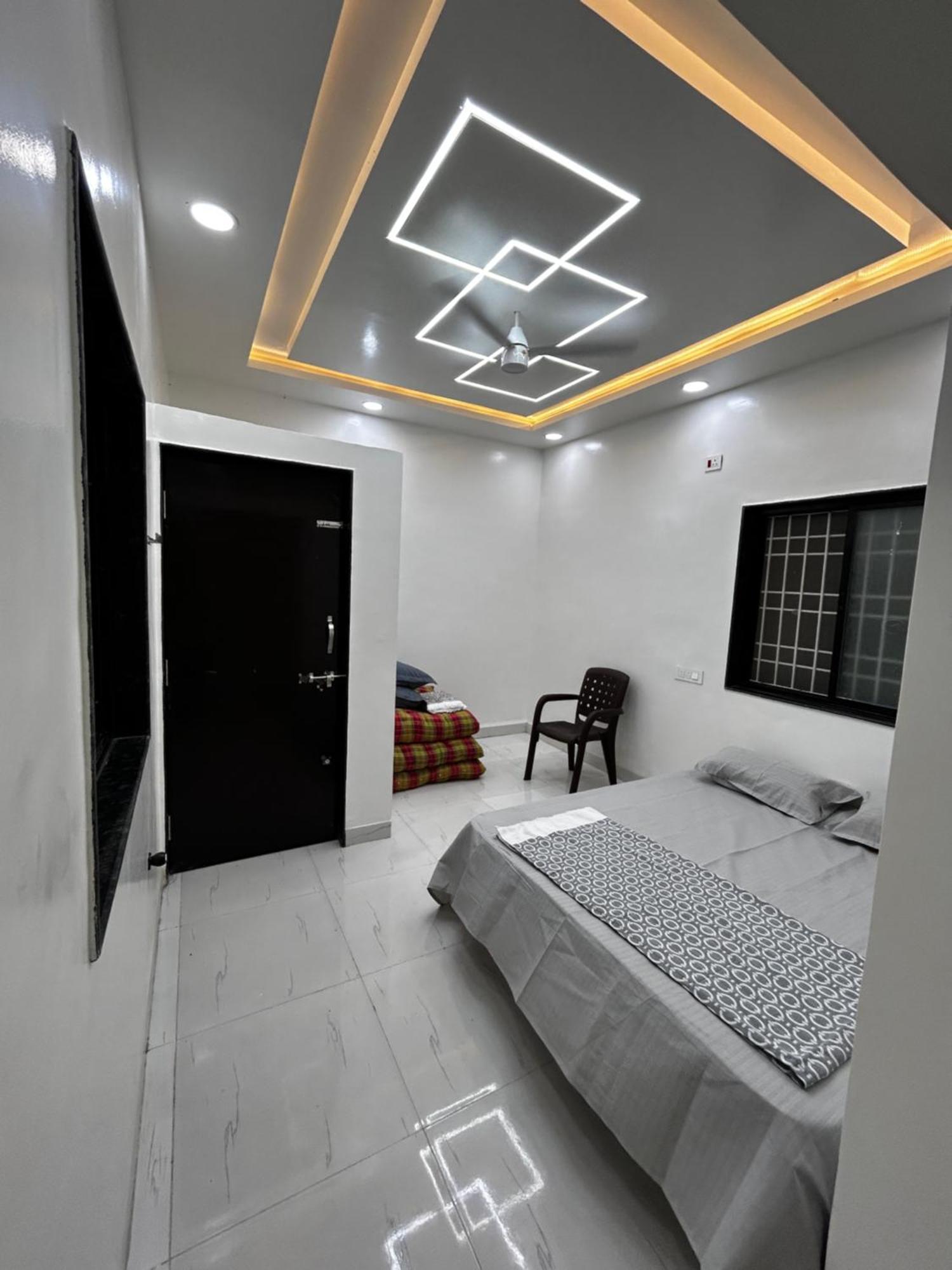 Vatavriksha Guest House,Akkalkot Akalkot 外观 照片