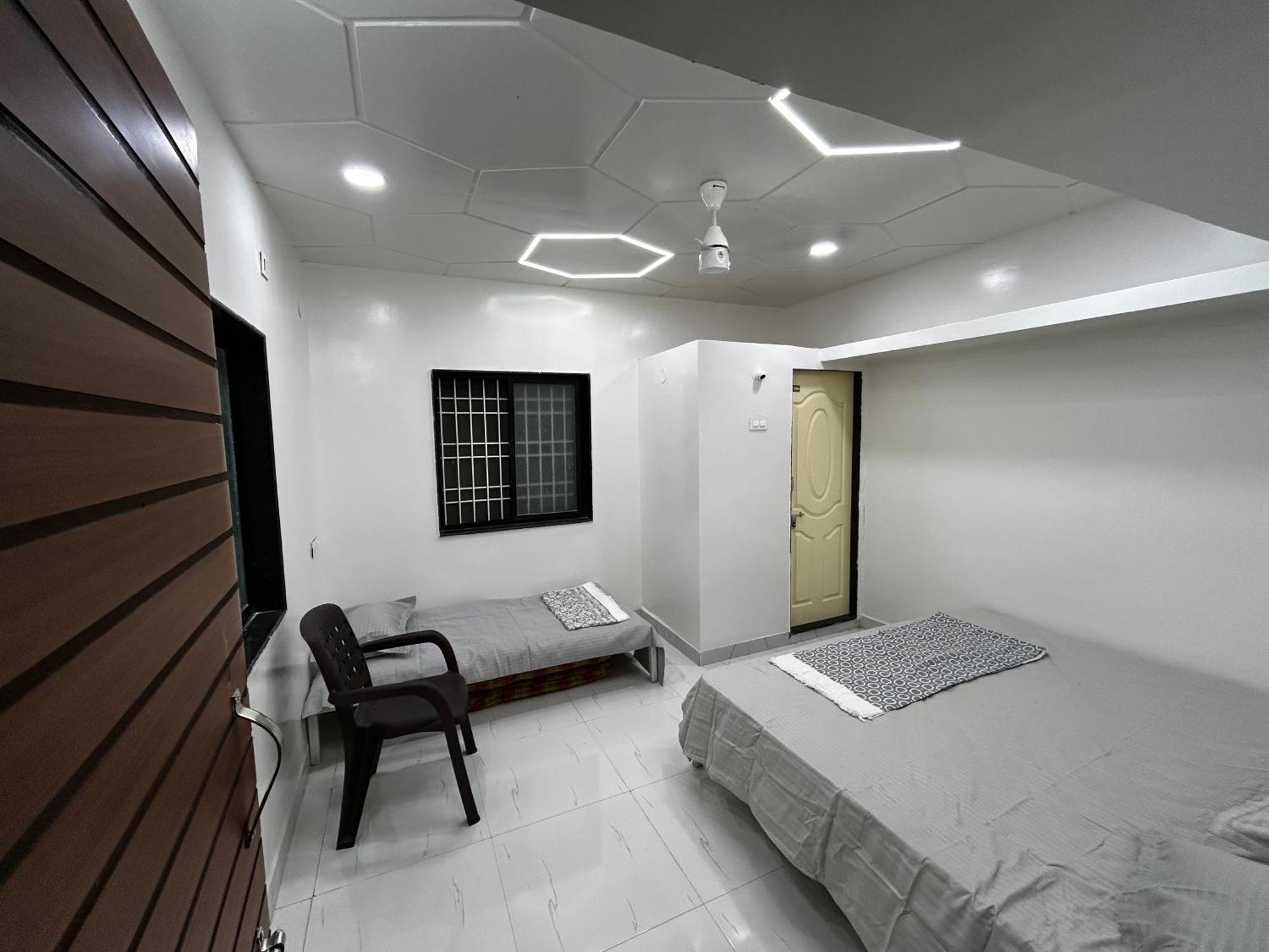 Vatavriksha Guest House,Akkalkot Akalkot 外观 照片